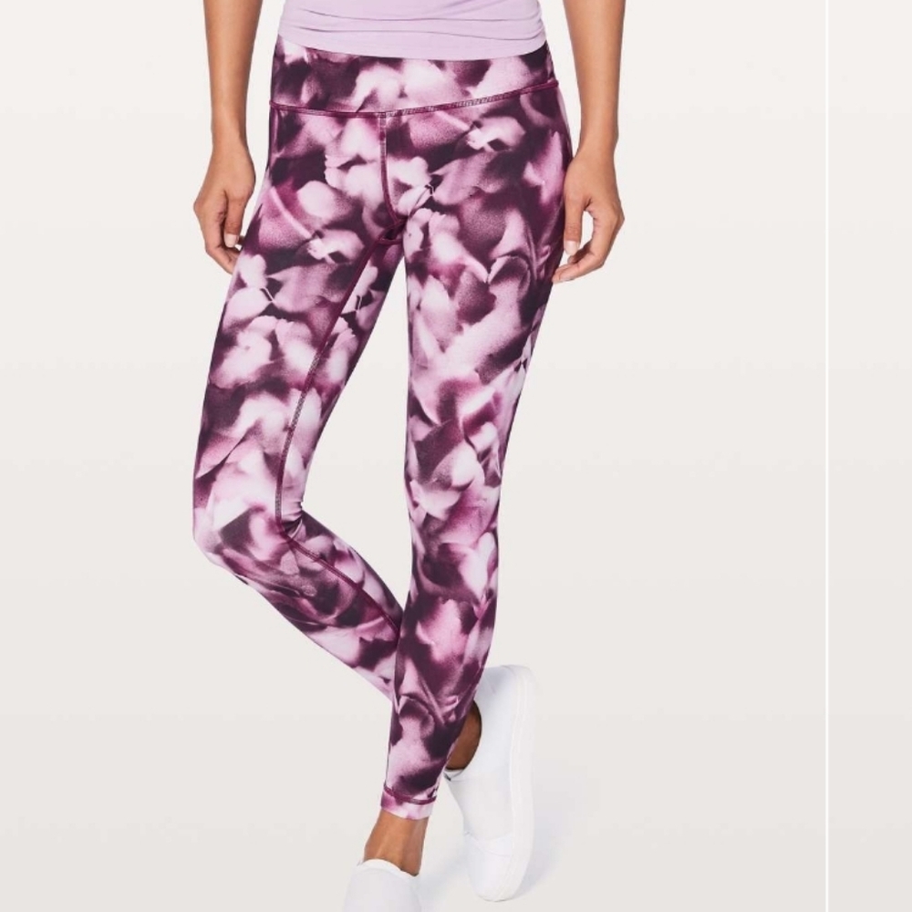 RARE Lululemon full on luxtreme wunder unders size 2